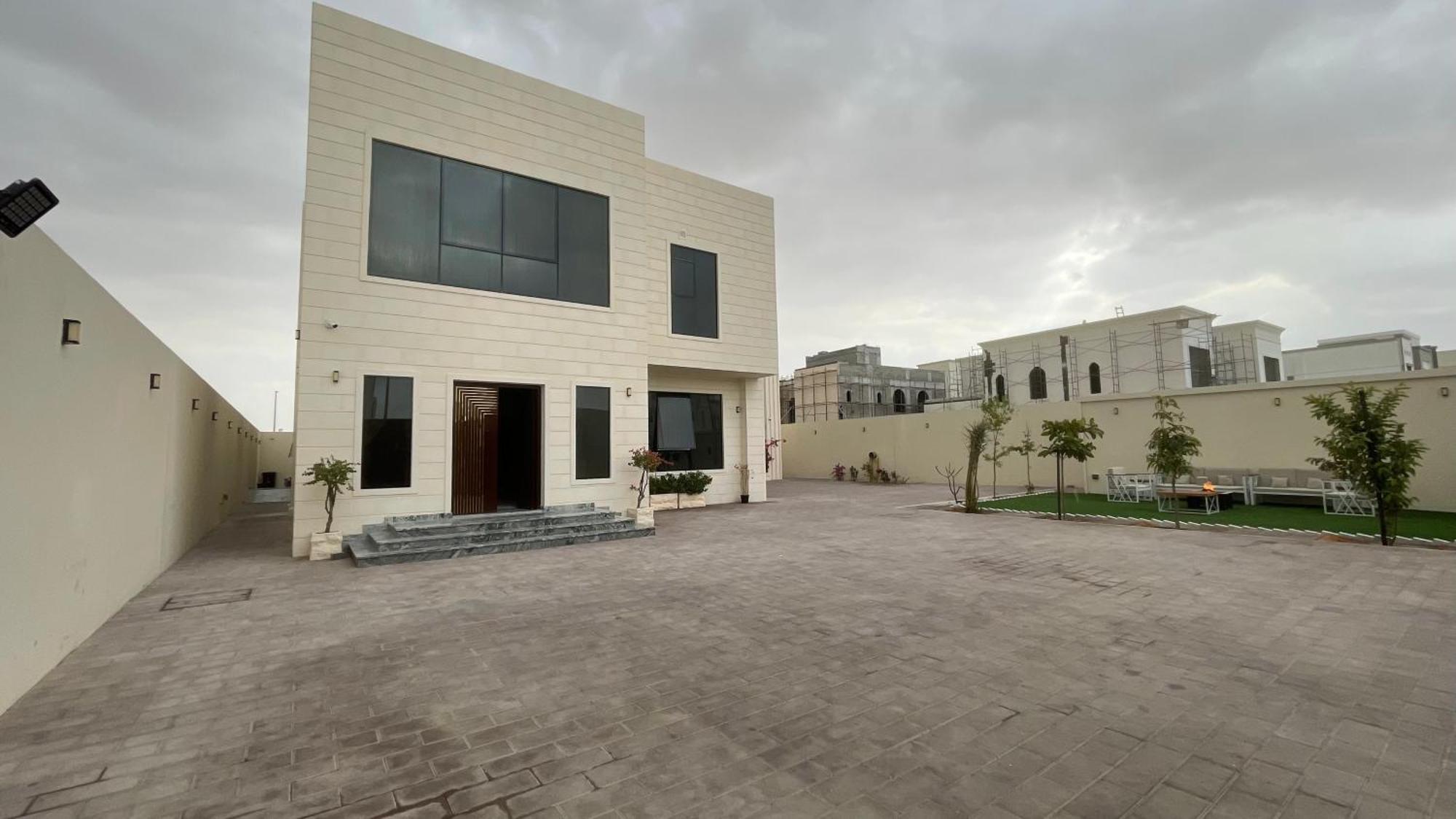 7bed In * Abu Dhabi