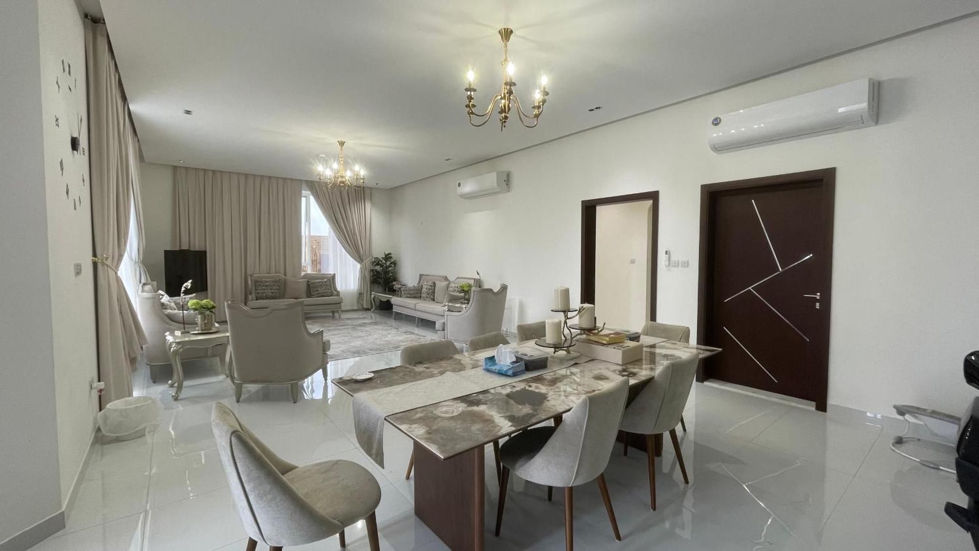 Villa 7bed In *
